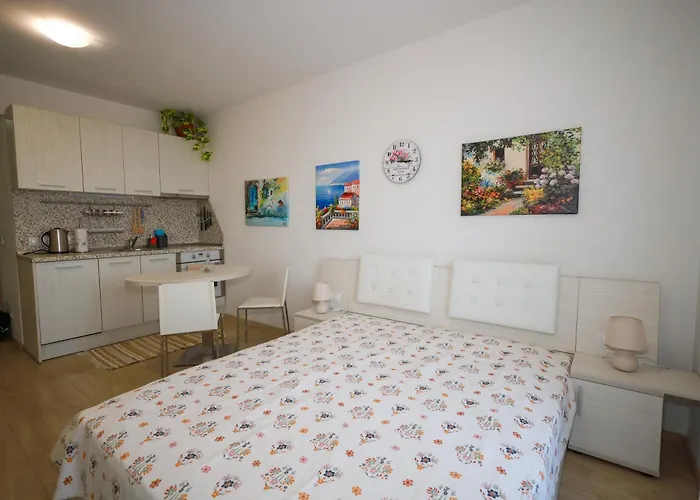 сарафово дом